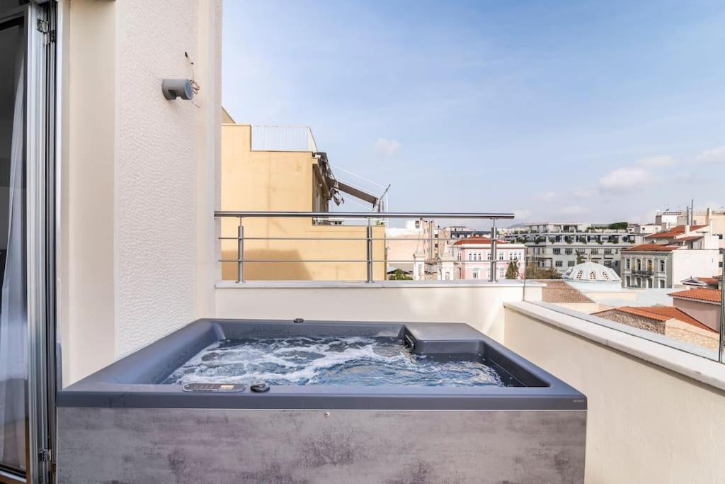 Heated Plunge Pool & Firepit Acropolis Penthouse Apartment Athens Exterior photo